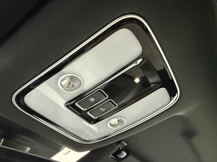 Фото 9 - LiXiang One