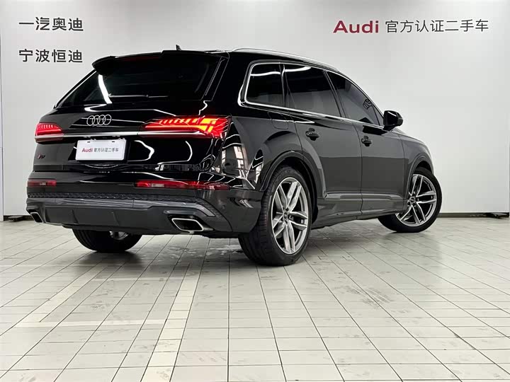 Фото 4 - Audi Q7