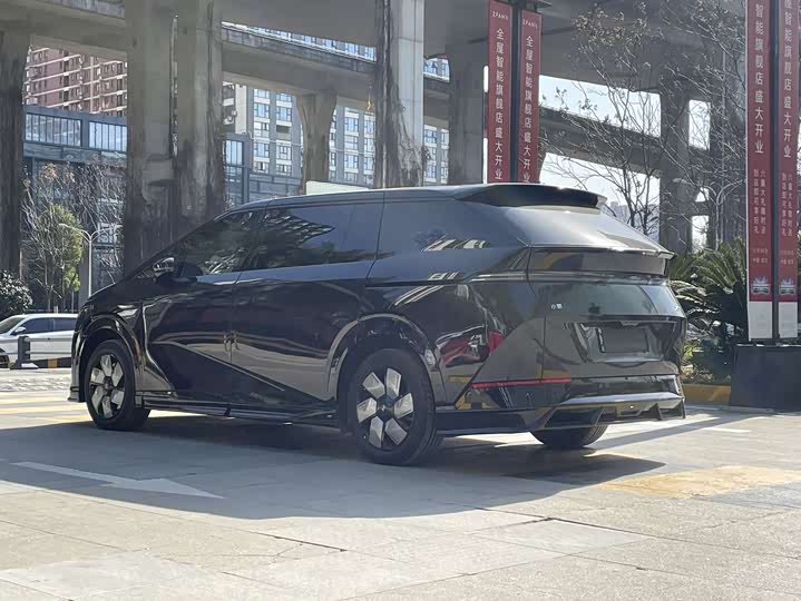 Фото 7 - XPeng X9