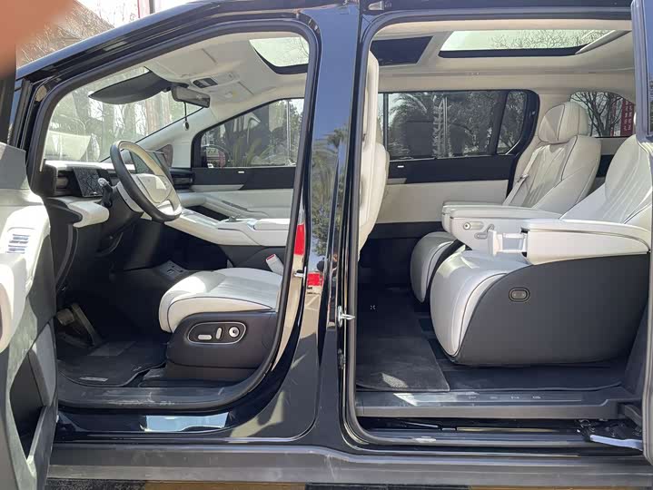 Фото 9 - XPeng X9