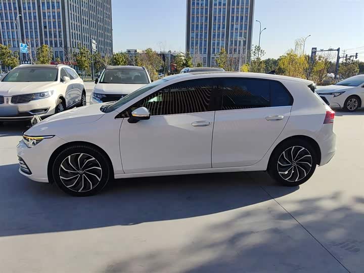 Фото 5 - Volkswagen Golf