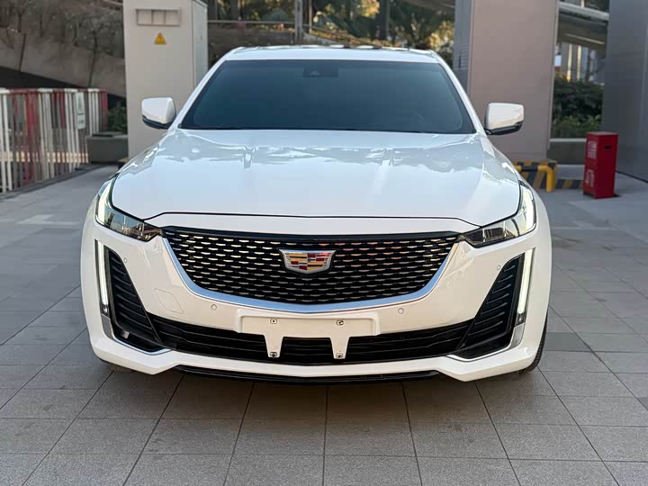 Фото 2 - Cadillac CT5