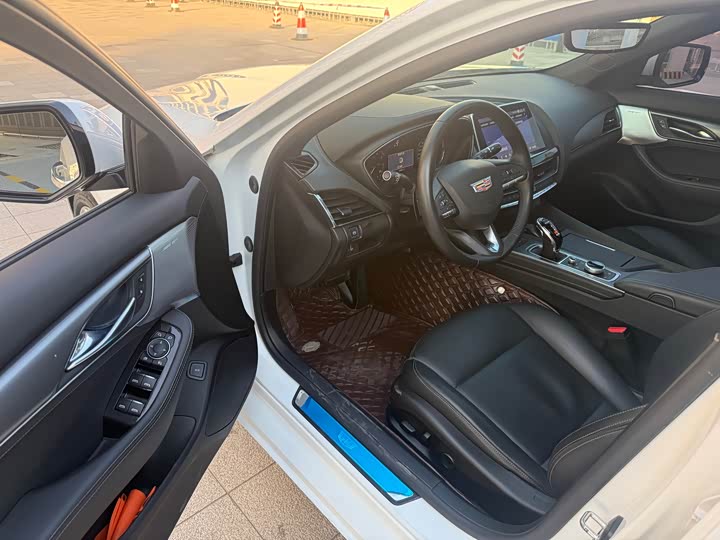 Фото 8 - Cadillac CT5