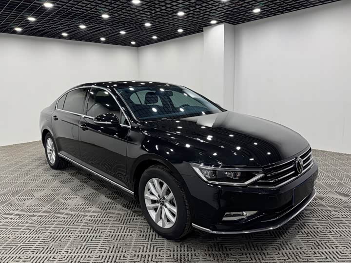 Фото 1 - Volkswagen Magotan