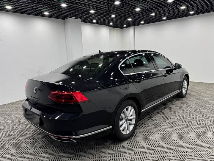 Фото 7 - Volkswagen Magotan