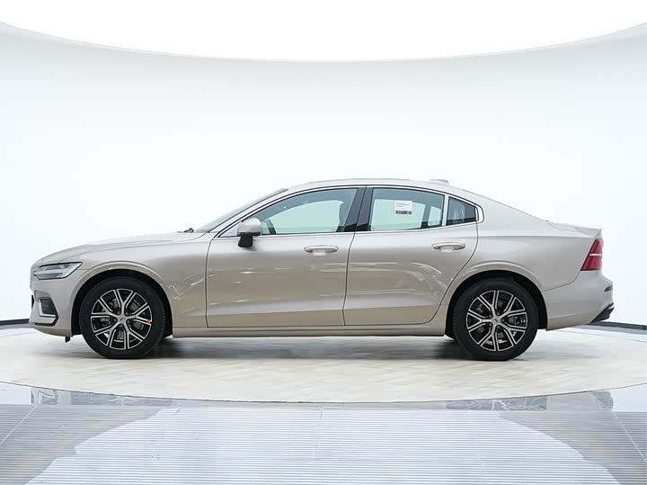 Фото 4 - Volvo S60