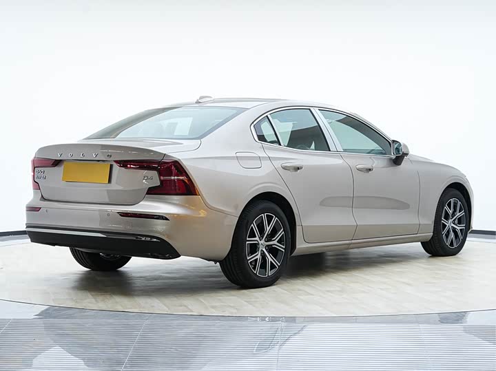 Фото 6 - Volvo S60