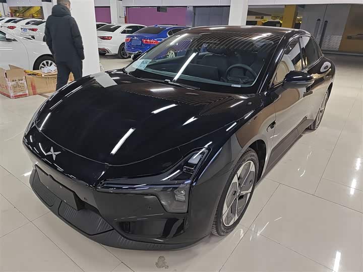 Фото 1 - XPeng Mona M03