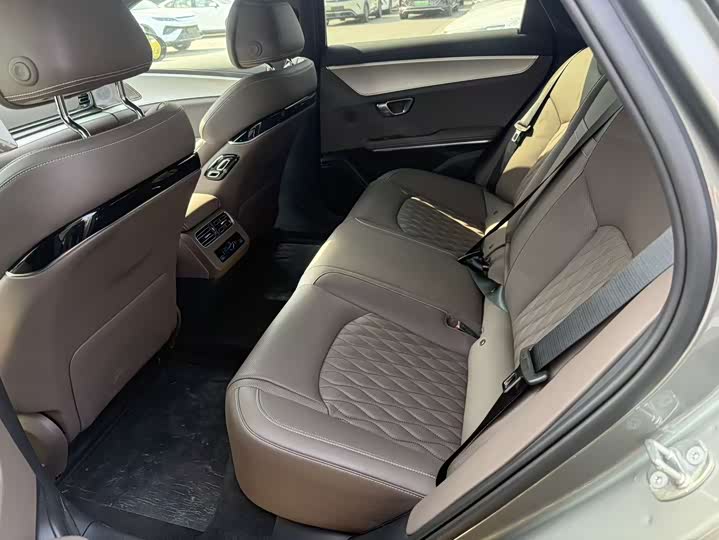 Фото 5 - BYD Han