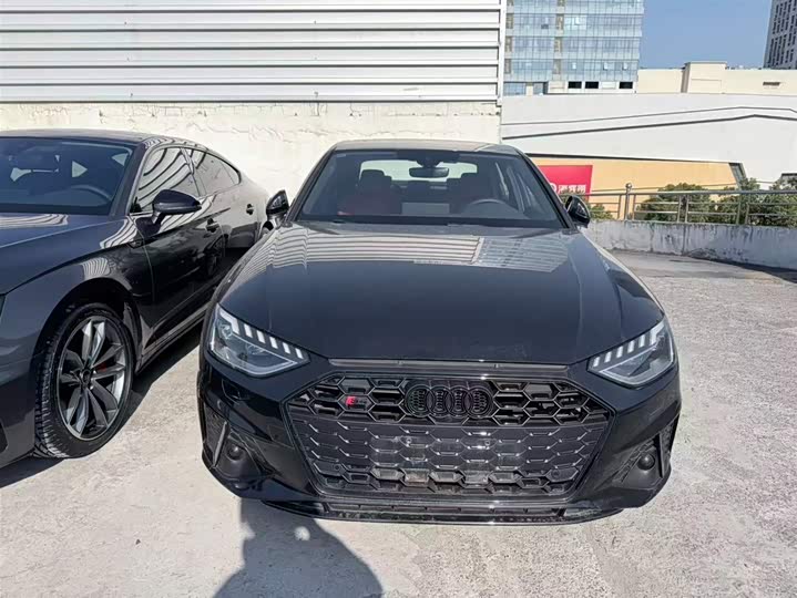 Фото 2 - Audi S4