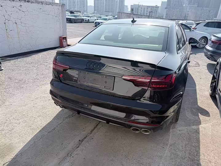 Фото 5 - Audi S4