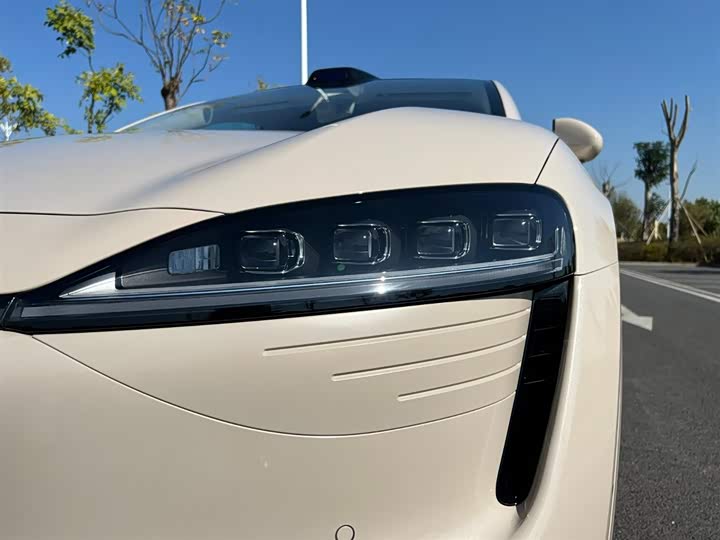 Фото 5 - Luxeed R7