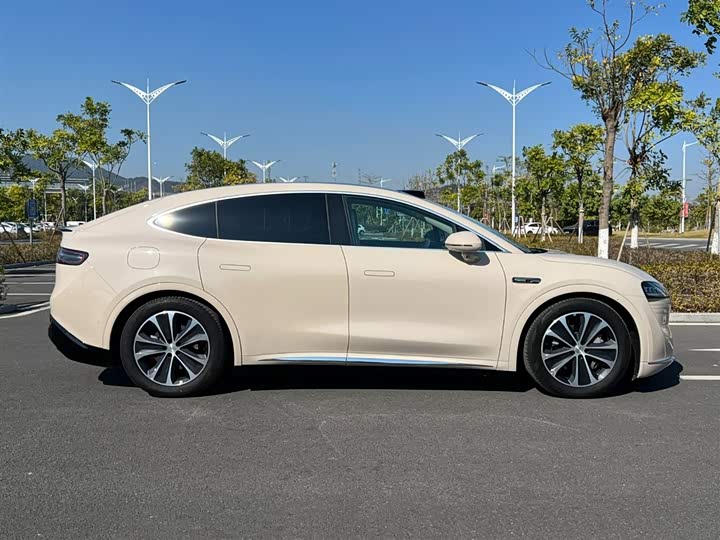 Фото 7 - Luxeed R7