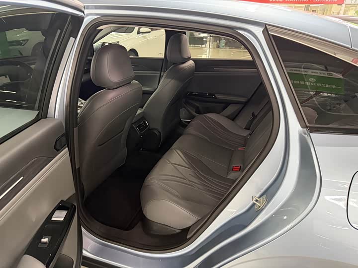 Фото 8 - Geely Galaxy L6