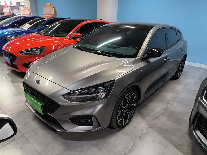 Фото 1 - Ford Focus