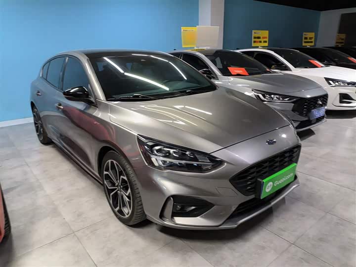 Фото 4 - Ford Focus