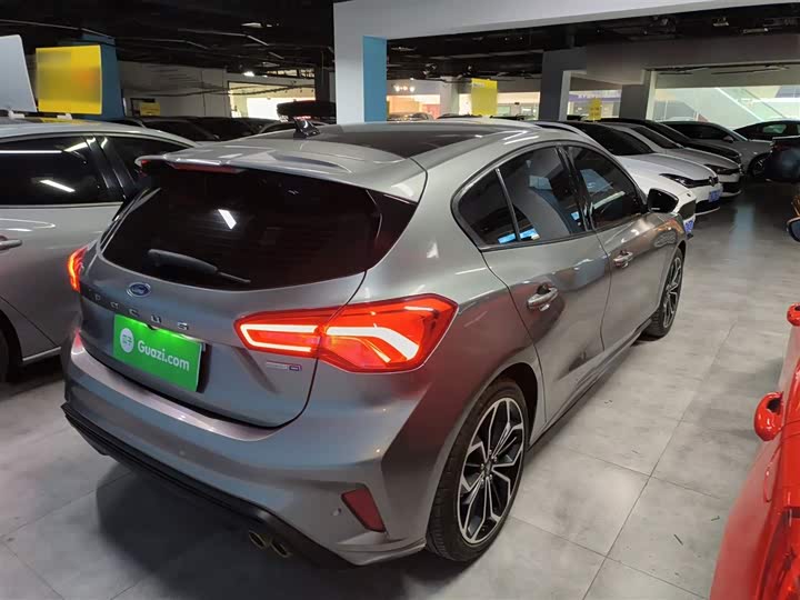 Фото 7 - Ford Focus