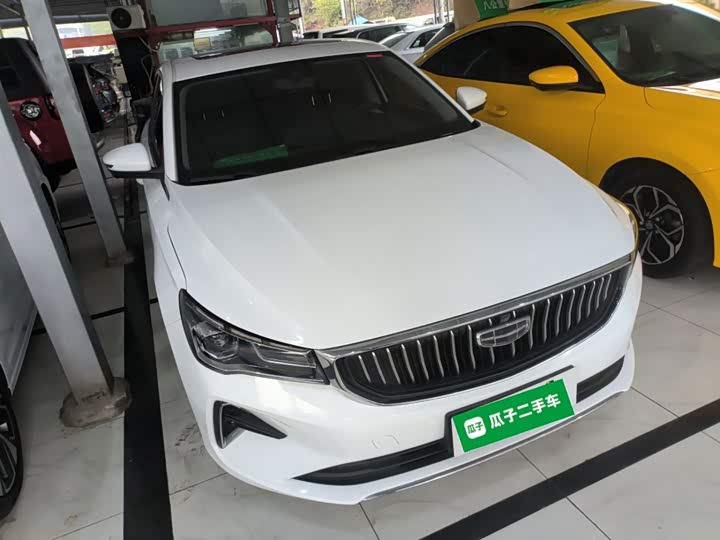 Фото 4 - Geely Emgrand