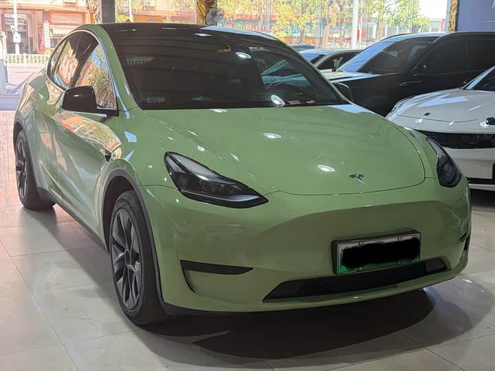 Фото 3 - Tesla Model Y