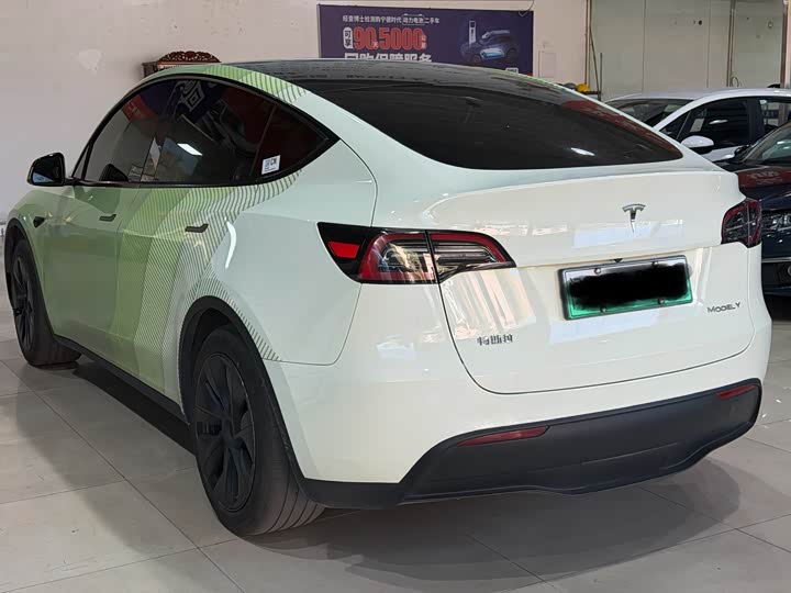 Фото 9 - Tesla Model Y
