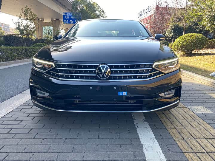 Фото 2 - Volkswagen Magotan