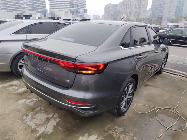 Фото 7 - Geely Emgrand