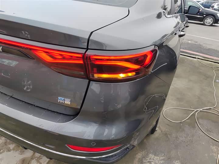 Фото 8 - Geely Emgrand