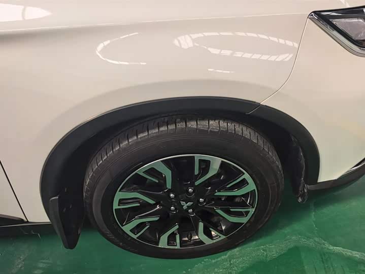 Фото 6 - Mitsubishi Outlander