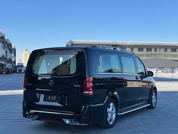 Фото 9 - Mercedes-Benz Vito