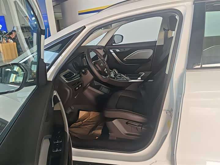 Фото 9 - Geely Jiaji