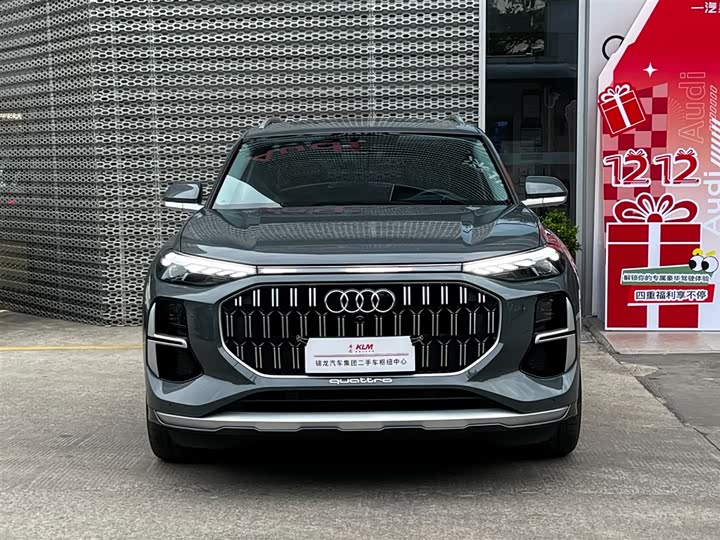 Фото 2 - Audi Q6