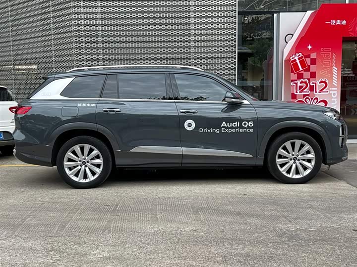 Фото 3 - Audi Q6