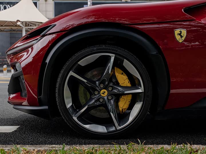 Фото 7 - Ferrari Purosangue