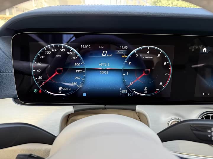 Фото 4 - Mercedes-Benz E-Class