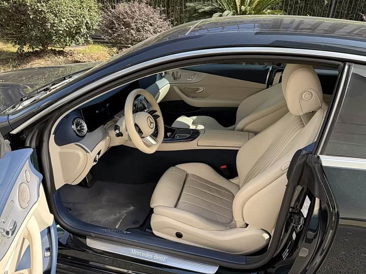 Фото 9 - Mercedes-Benz E-Class