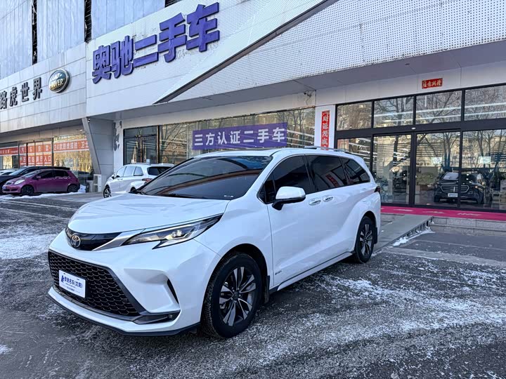 Фото 1 - Toyota Granvia