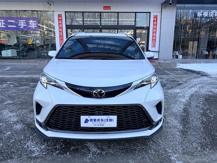 Фото 2 - Toyota Granvia