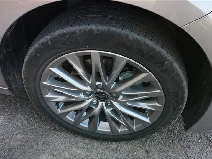 Фото 6 - Toyota Avalon