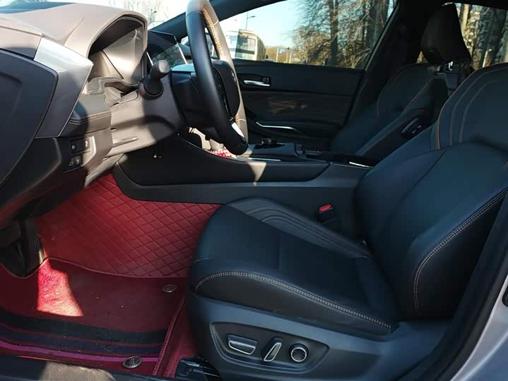 Фото 9 - Toyota Avalon