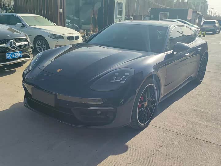 Фото 1 - Porsche Panamera