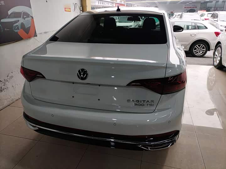 Фото 6 - Volkswagen Sagitar L