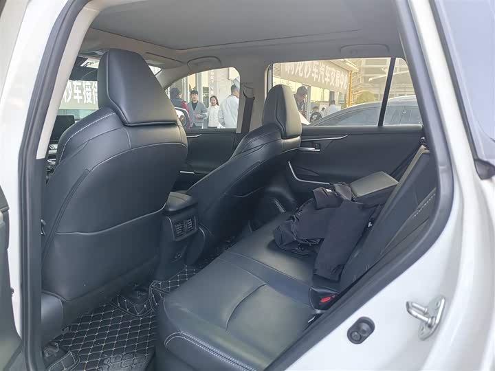 Фото 5 - Toyota Wildlander