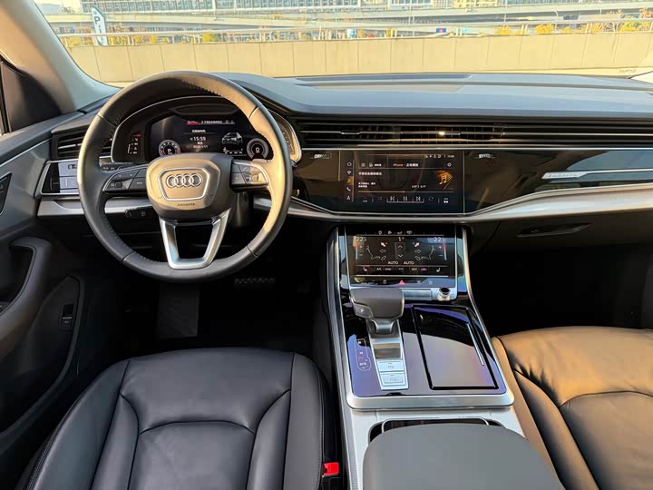 Фото 9 - Audi Q8