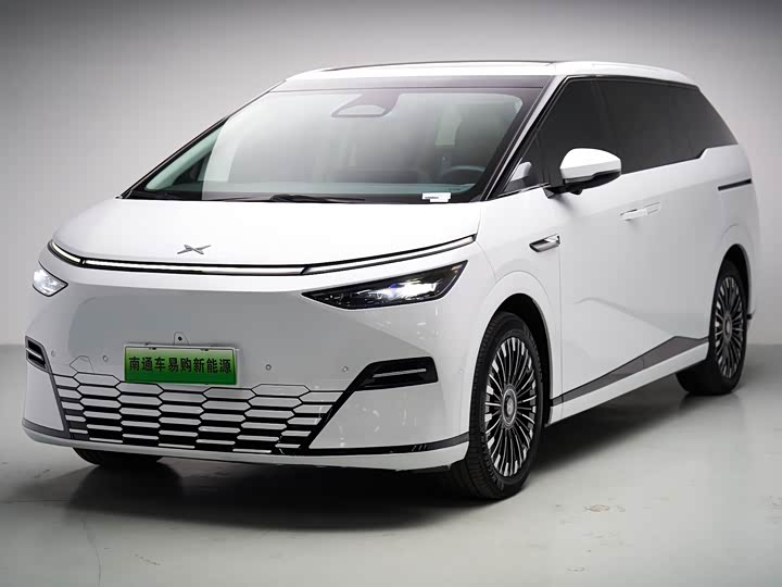 Фото 1 - XPeng X9