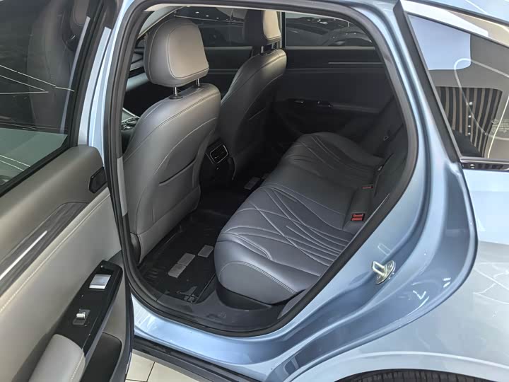 Фото 8 - Geely Galaxy L6