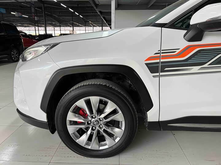 Фото 4 - Toyota Wildlander