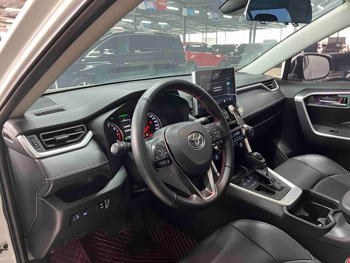 Фото 5 - Toyota Wildlander