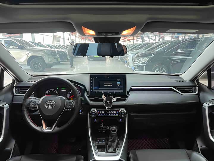 Фото 9 - Toyota Wildlander