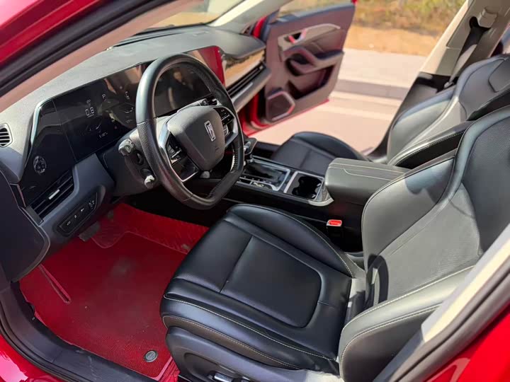 Фото 6 - Bestune B70