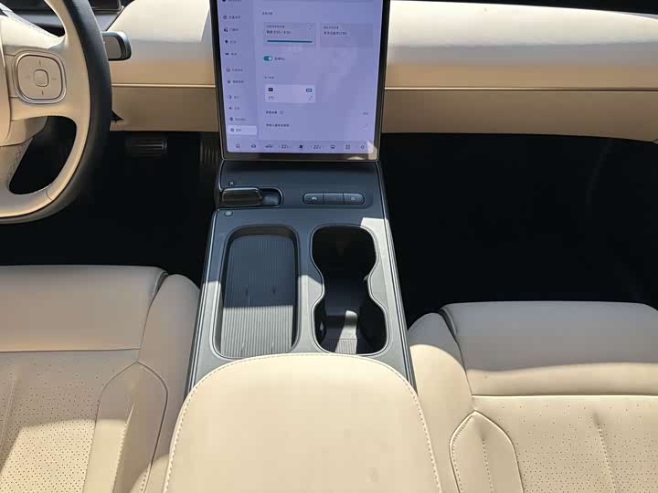 Фото 8 - Nio ET5T